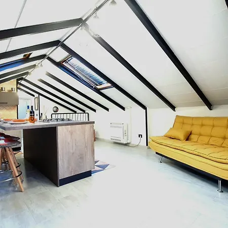 Linda's House * 칼리아리